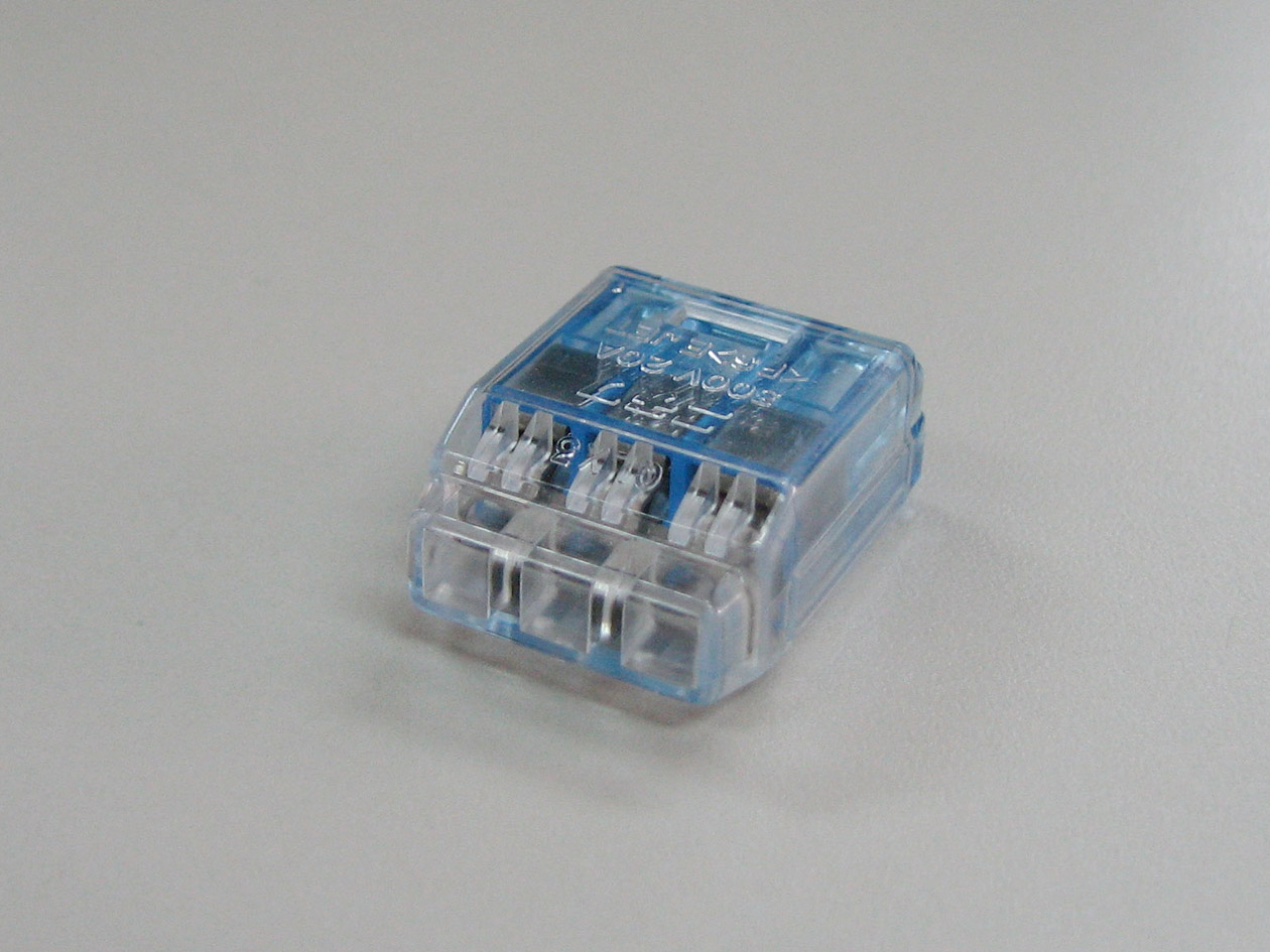 差込型電線コネクター　青透明（５０ＰＣＳ／１）